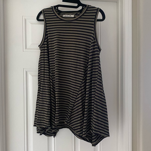 CHLOE K sharkbite flowy striped tunic tank top size XS - Picture 4 of 11